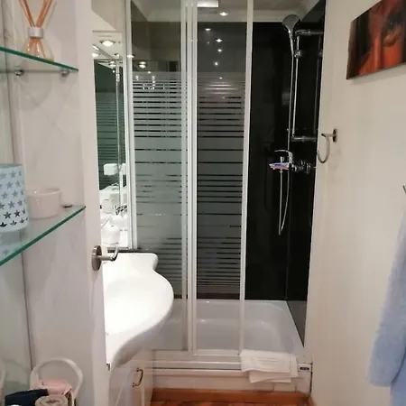 Apartment Cozy In Center Of Bucharest
